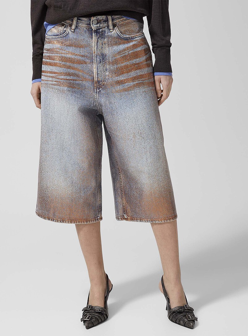 Shimmering denim Bermuda short product image 2