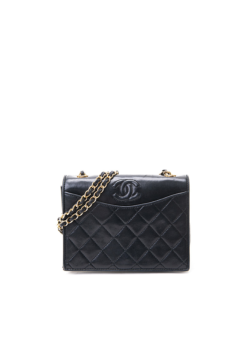 Edito Vintage Black Vintage Embossed Flap handbag Chanel for women