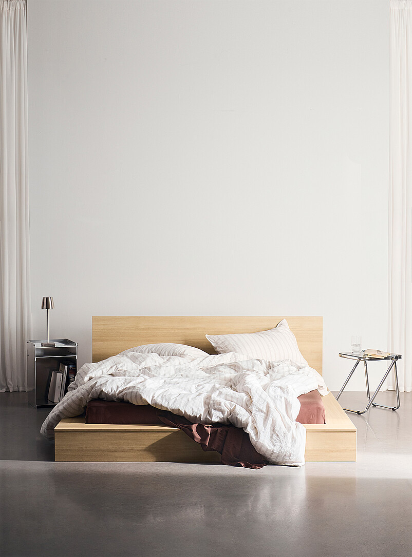 Minimalist Platform Bed Frame Queen Size