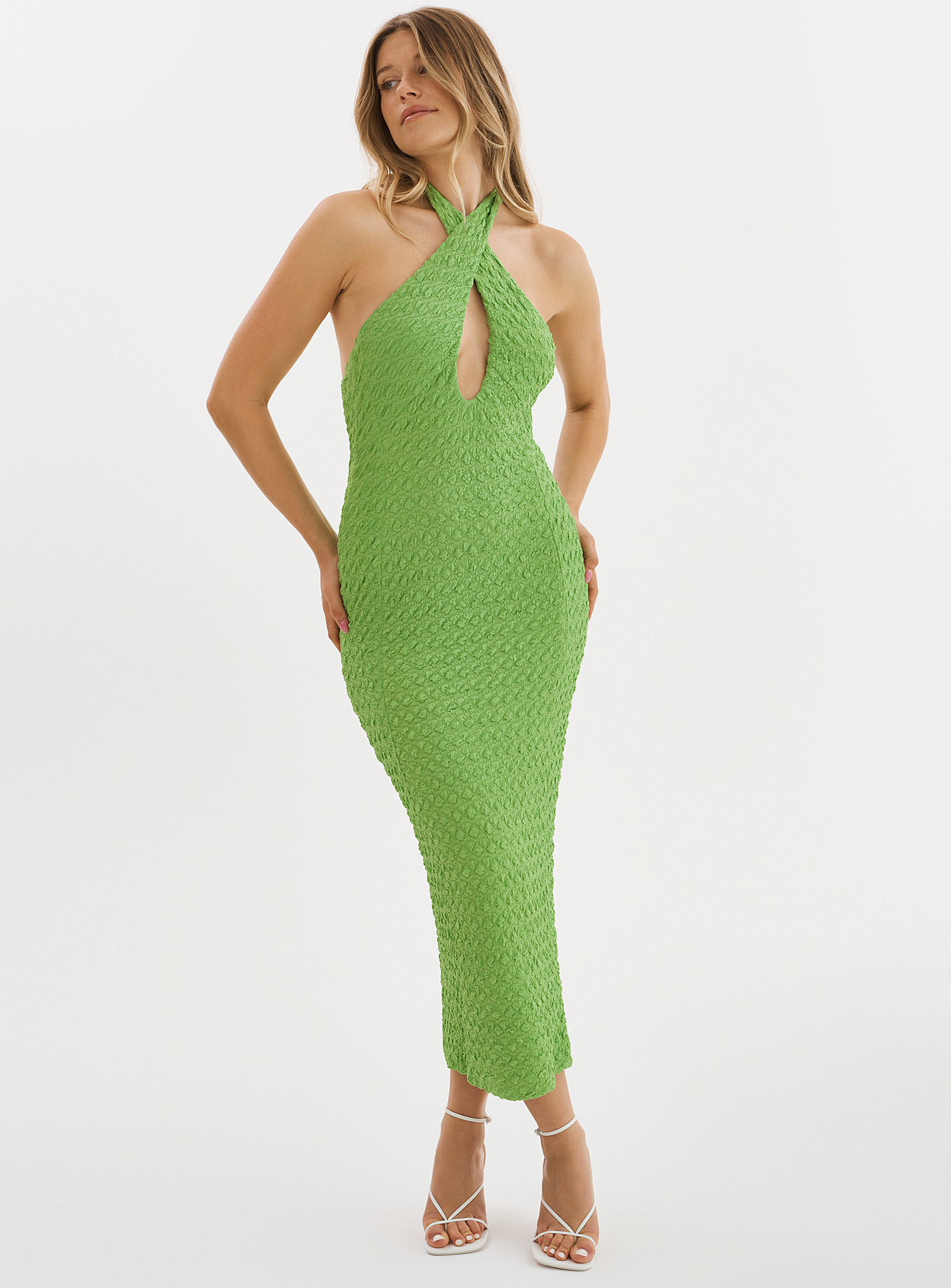 LAMARQUE - La longue robe licou texture popcorn Milca