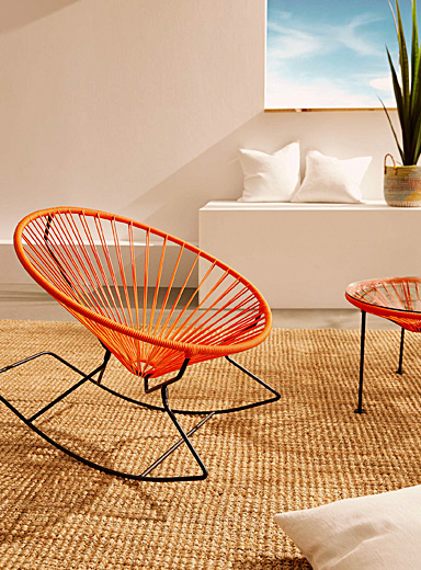 La chaise ber&ccedil;ante d'ext&eacute;rieur Innit