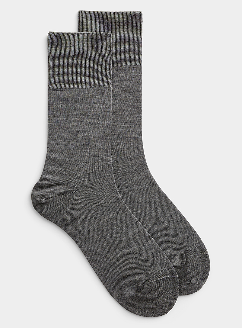 FALKE Charcoal Solid virgin wool dress sock for men
