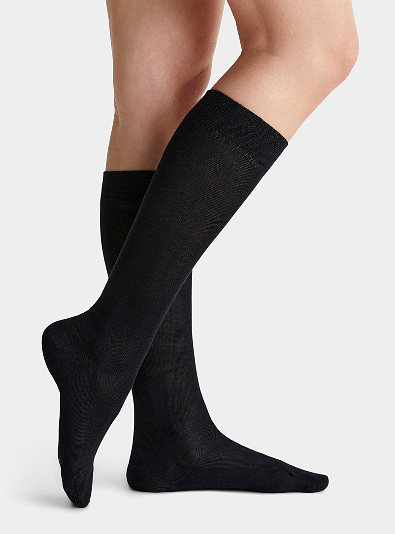 FALKE Black Non-binding knee sock for women