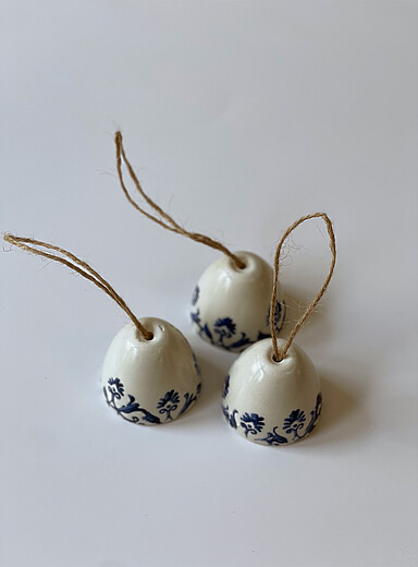 Les ornements clochettes en porcelaine tapisserie florale Ensemble de 3 <b>Collection de No&euml;l</b>