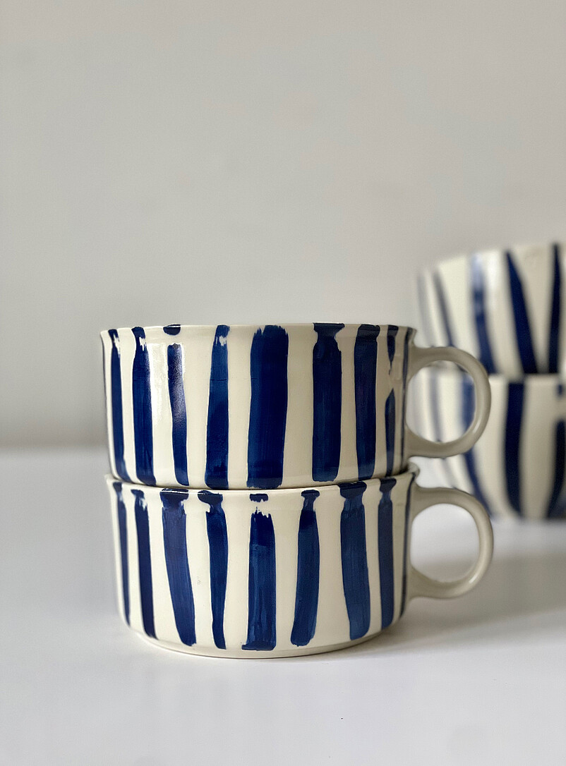 Art & Manufacture Patterned White Irregular lines mugs Set of 2