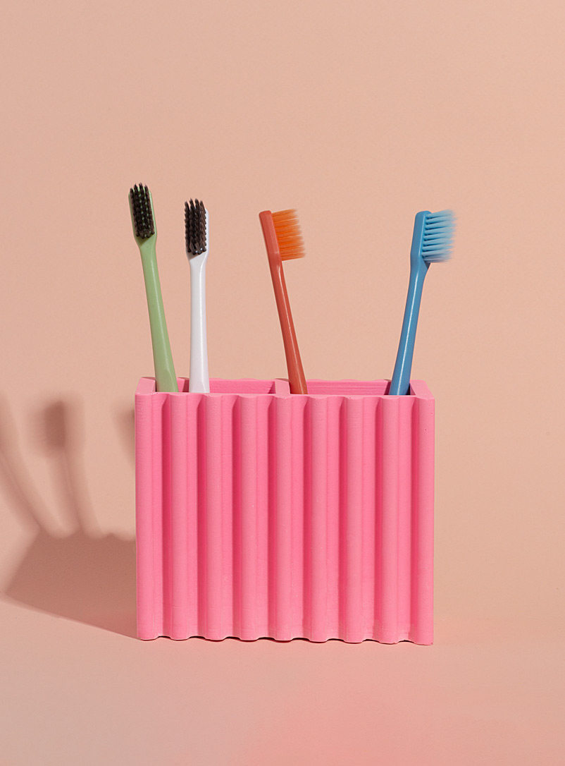 Neon Nouveau Pink Wavy toothbrush holder