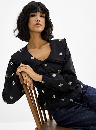 Ic&ocirc;ne: La blouse col Claudine fleurs brod&eacute;es taille &eacute;lastique Noir pour femme