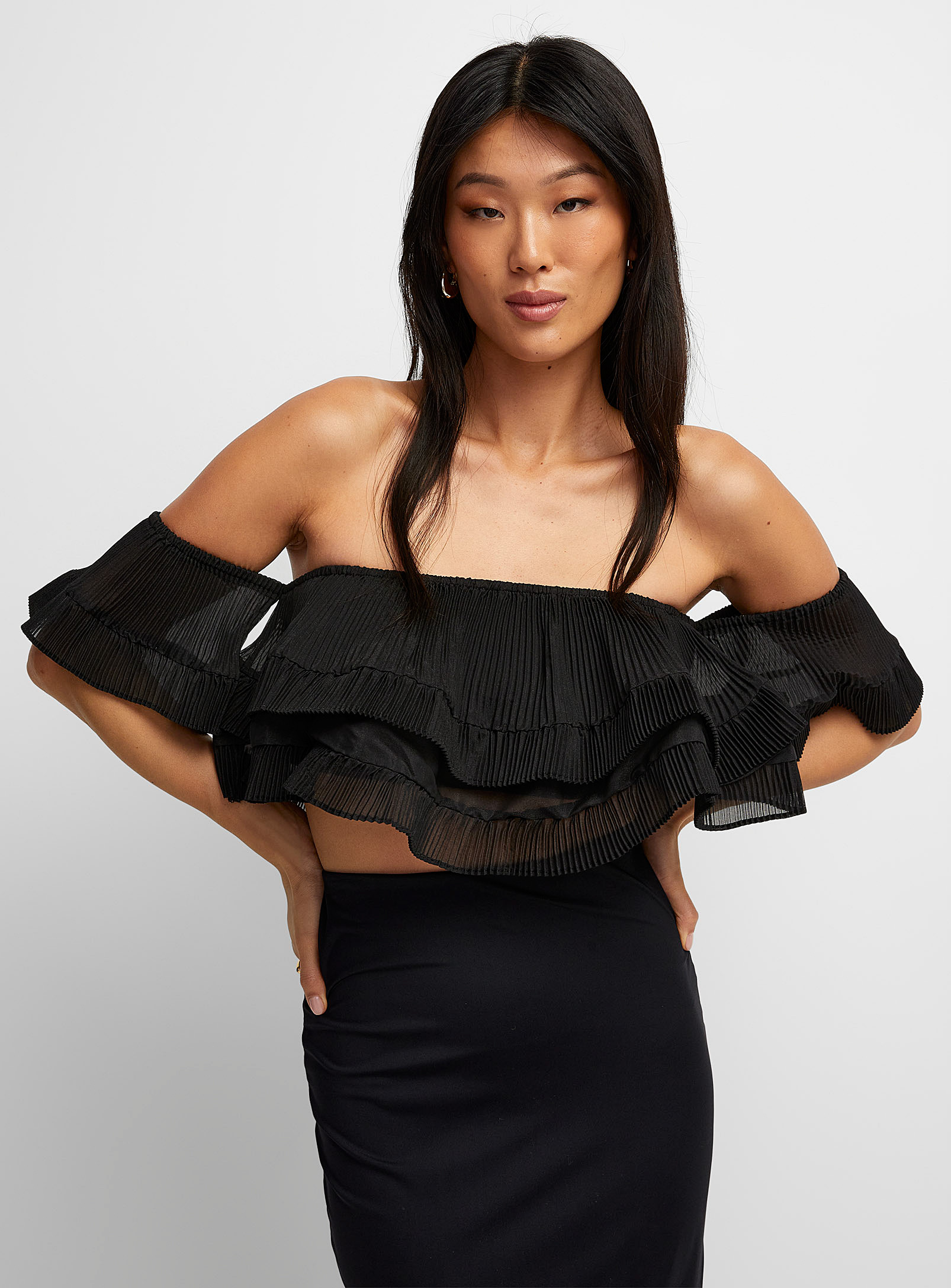 Icone Pleated Ruffles Ultra-cropped Blouse In Black