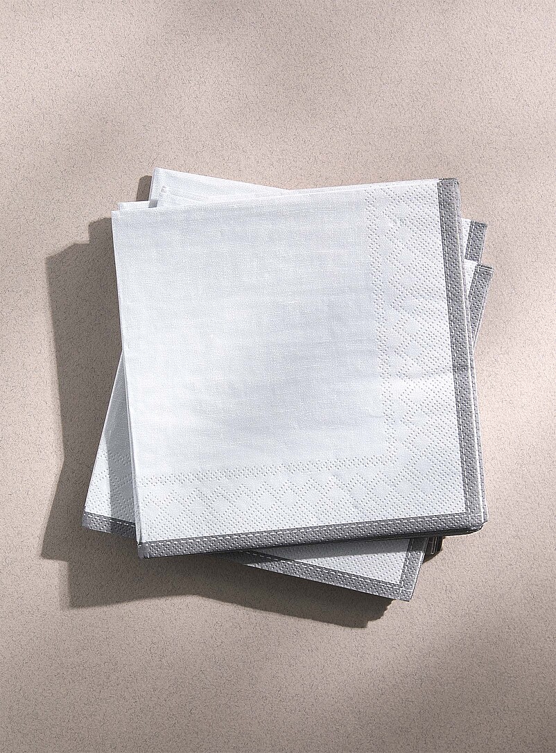 Simons Maison Navy/Midnight Blue Plain paper napkins 16.5 x 16.5&nbsp;cm. Pack of 25.