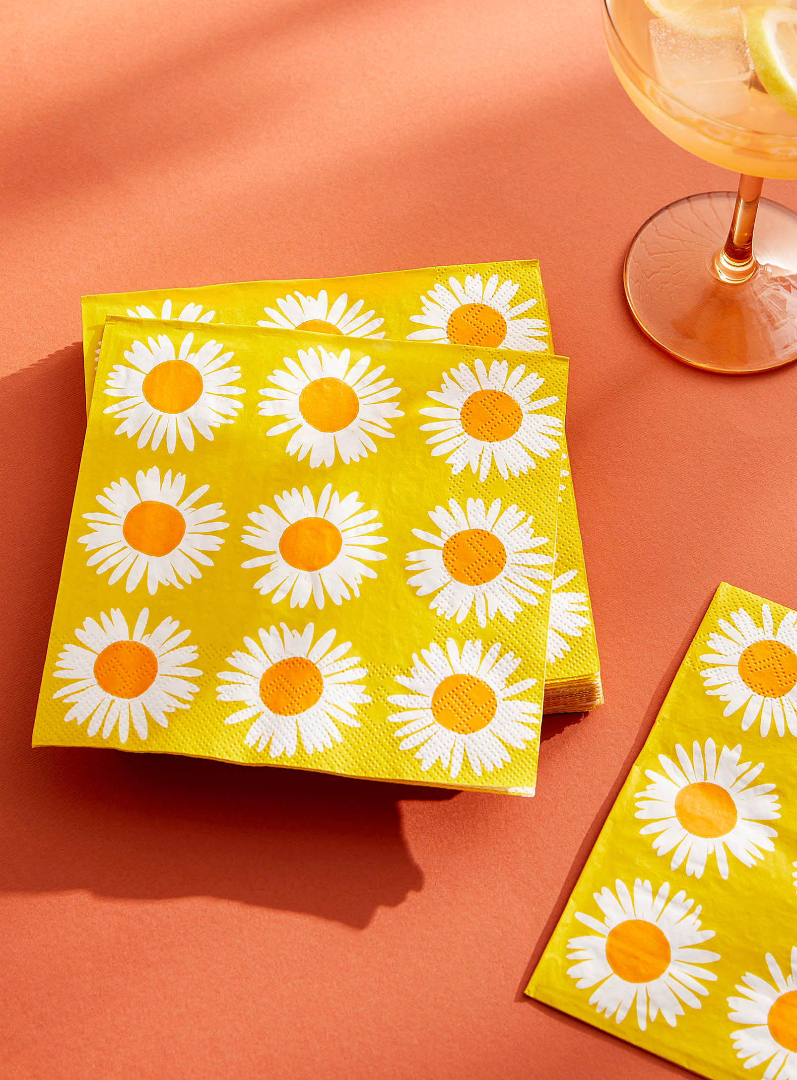 Marimekko Auringon Flowers Paper Napkins 16.5 X 16.5 Cm. Pack Of 20. In Patterned Yellow