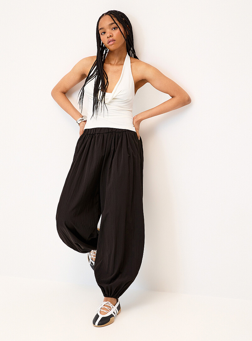Twik White Crisp canvas barrel-leg jogger for women