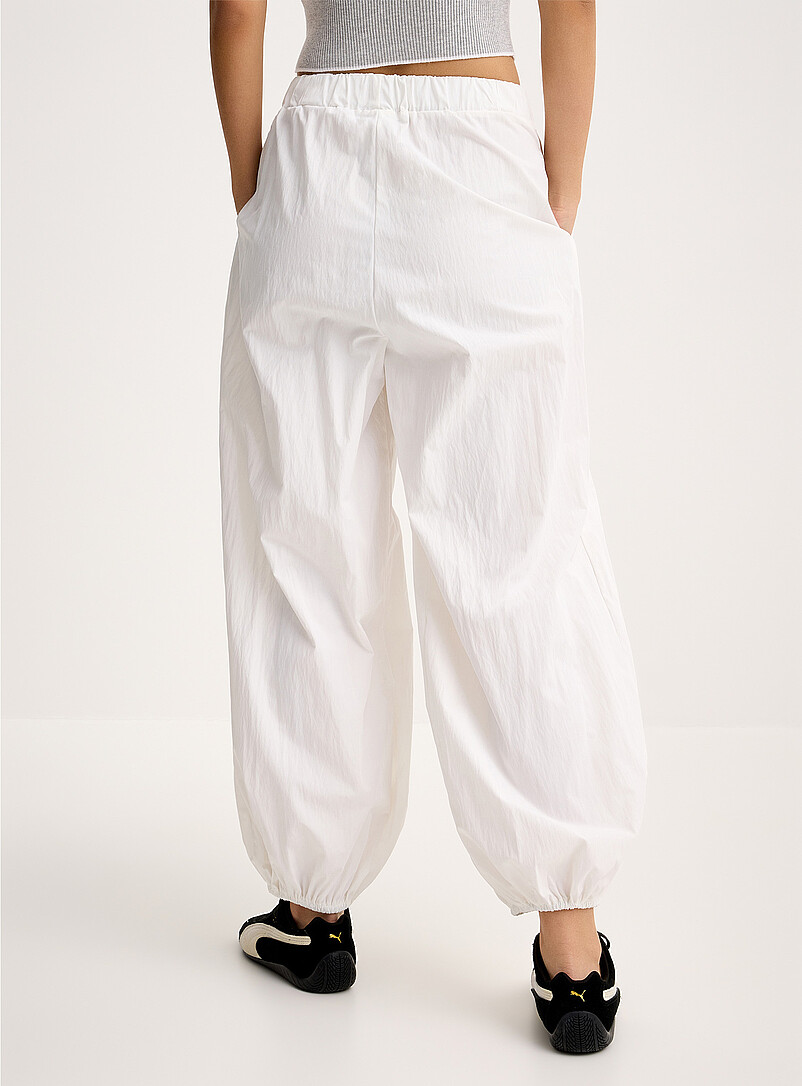 Twik: Le jogger ballon toile craquante Blanc pour femme