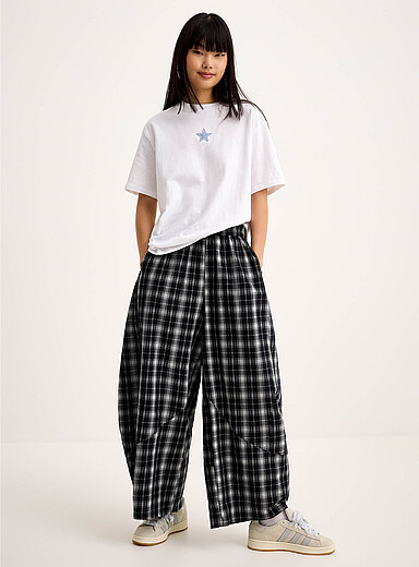 Le pantalon ballon &agrave; carreaux