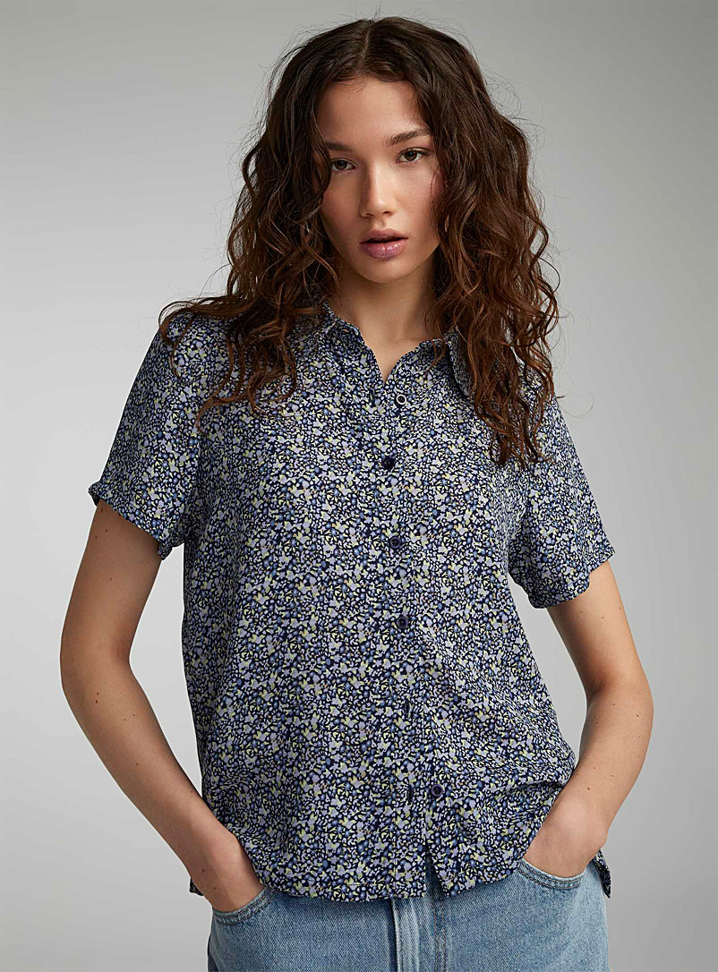 Twik: La chemise voilage diaphane imprimé Bleu à motifs pour femme