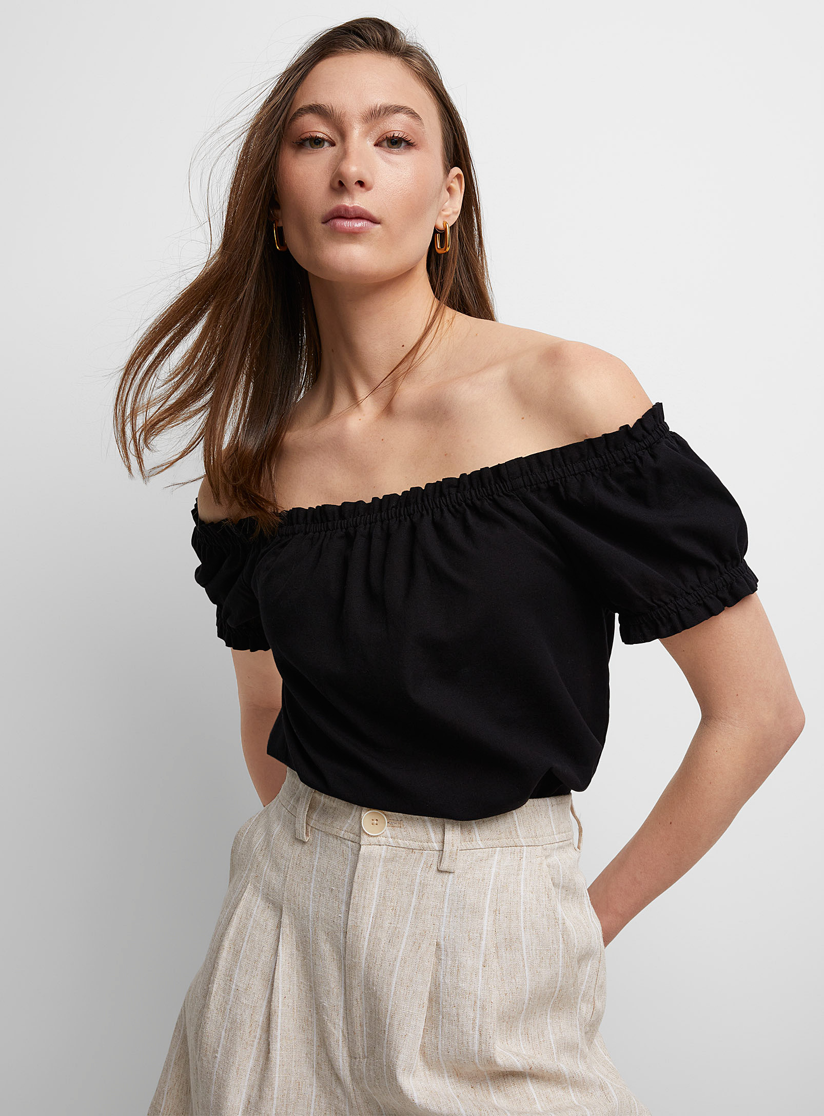 Icone Touch Of Linen Exposed Shoulders Blouse In Black