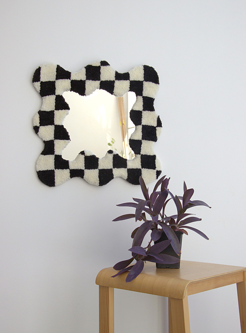 Going steady goods Black and White Checkered tufted mirror 48 cm x 48 cm