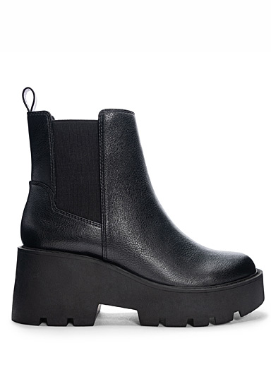 Rabbit notched sole Chelsea boots Women | Dirty Laundry | | Simons