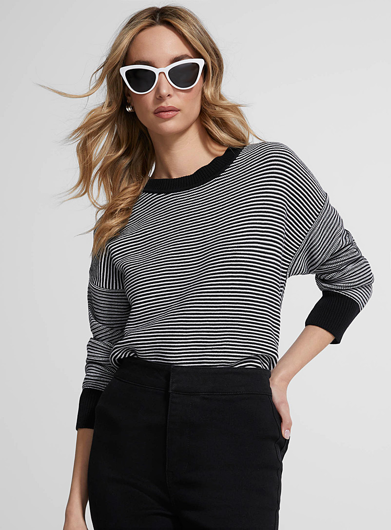 Icône Black Wavy mini stripes knit sweater for women
