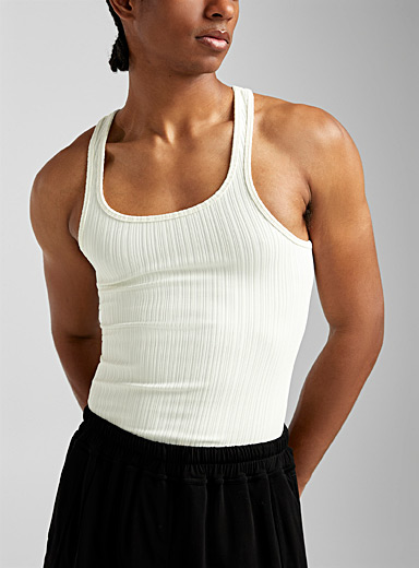Asymmetrical opening ribbed briefs