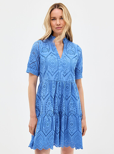 Le robe mini &eacute;tag&eacute;e broderie anglaise