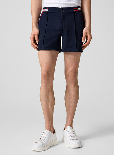 Le short Tennis ceinture ray&eacute;e