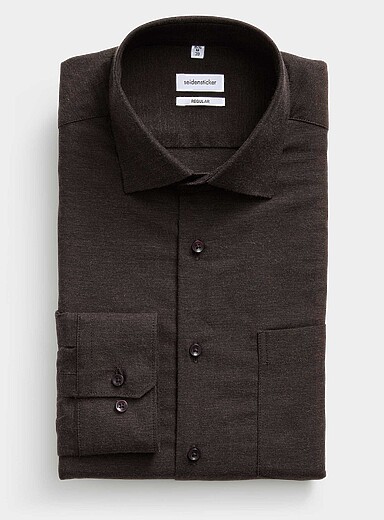 Seidensticker: La chemise twill espresso <b>Coupe r&eacute;guli&egrave;re</b> Brun pour homme