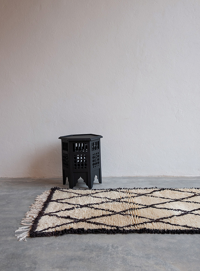 Boho Lab: Le tapis de couloir artisanal fins losanges Exemplaire unique Blanc et noir