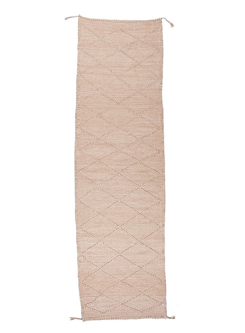 Boho Lab: Le tapis de couloir artisanal petits losanges relief Exemplaire unique Beige crème