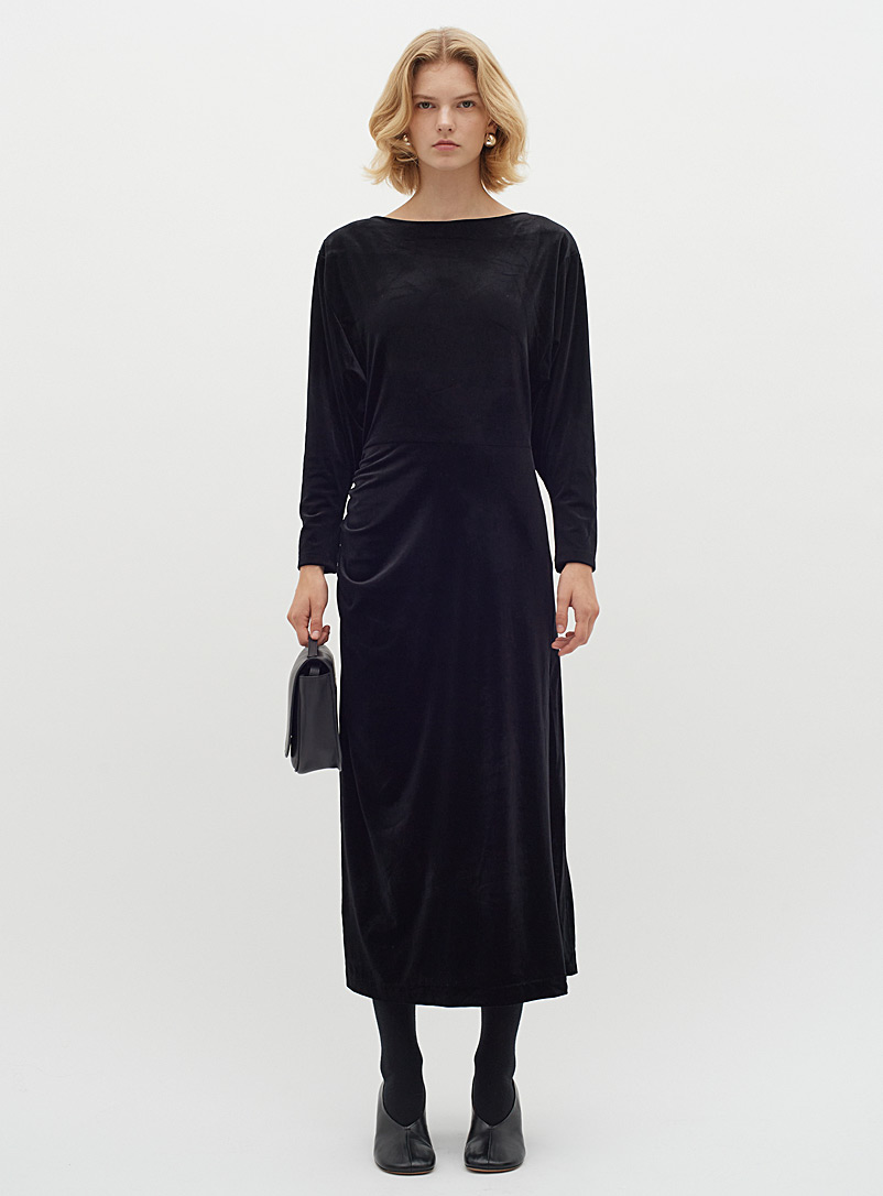 InWear: La robe velours épaules bouffantes Jita Noir pour 