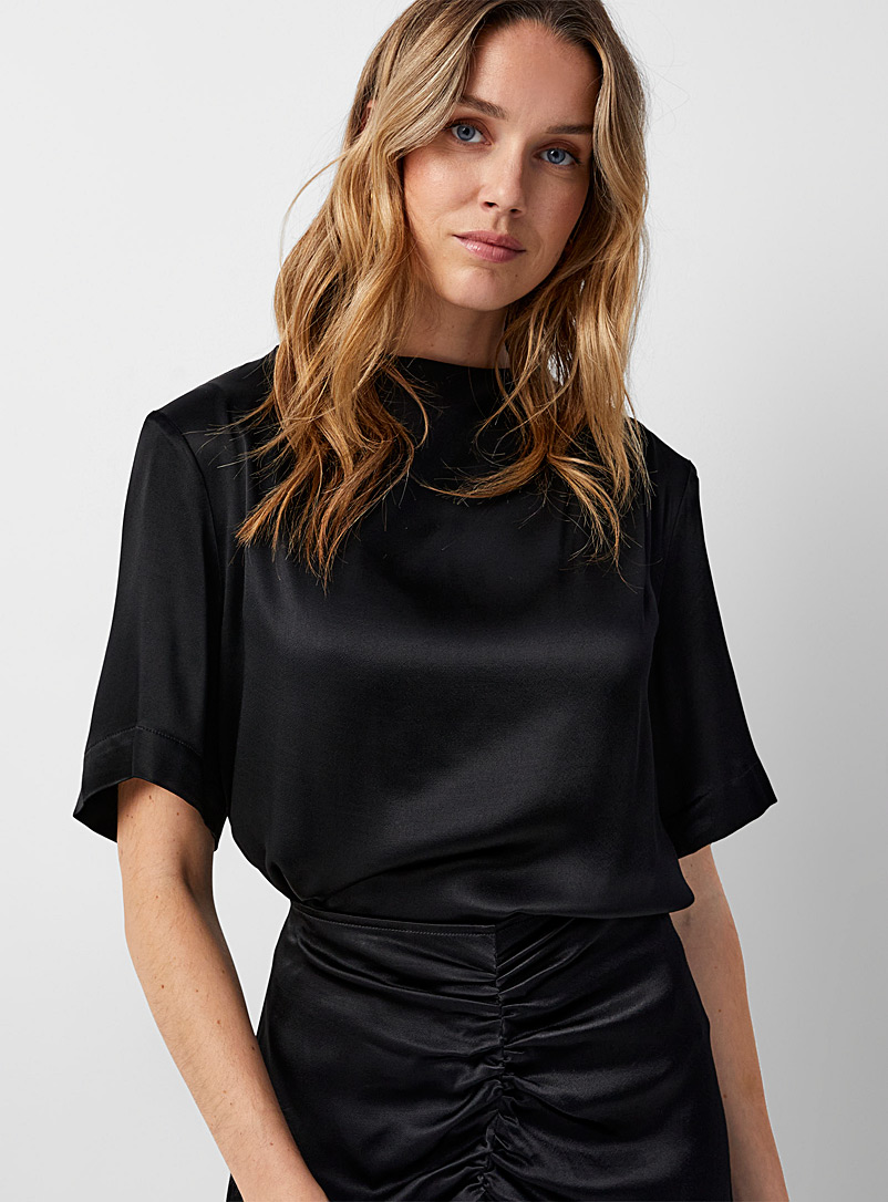 Soaked in Luxury: La blouse satin obscur Seleena Noir pour 