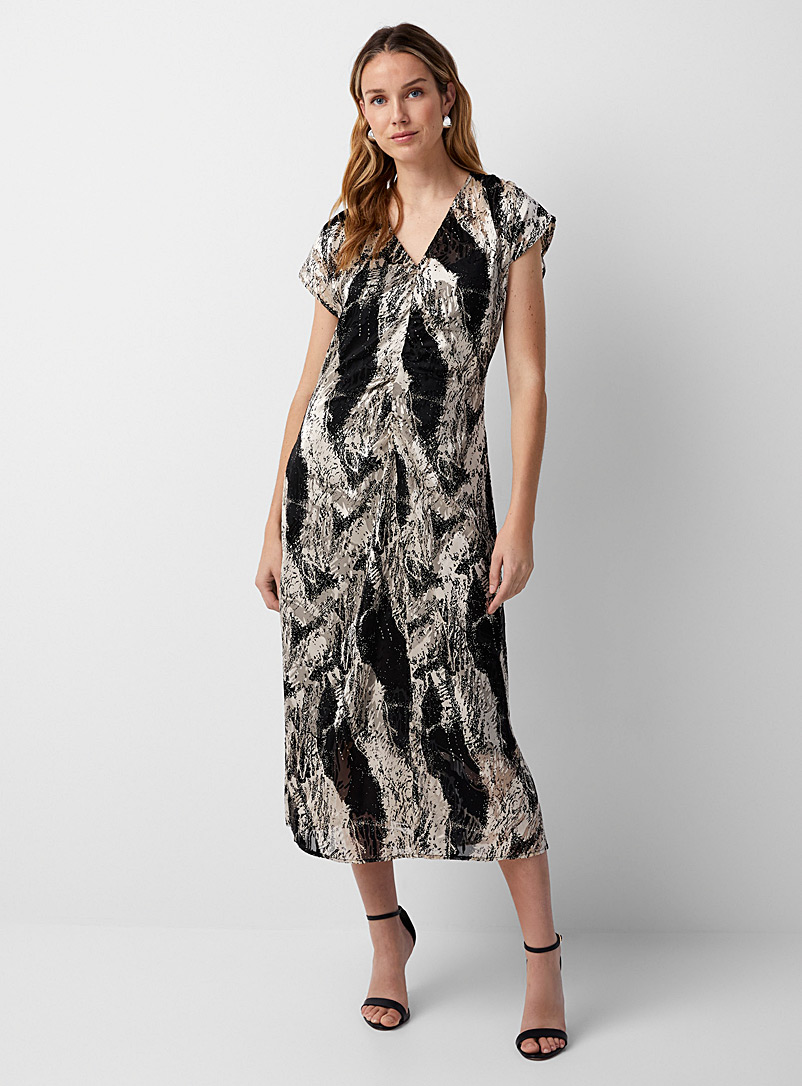 Soaked in Luxury: La robe abstraction graphique Akira Blanc et noir pour 