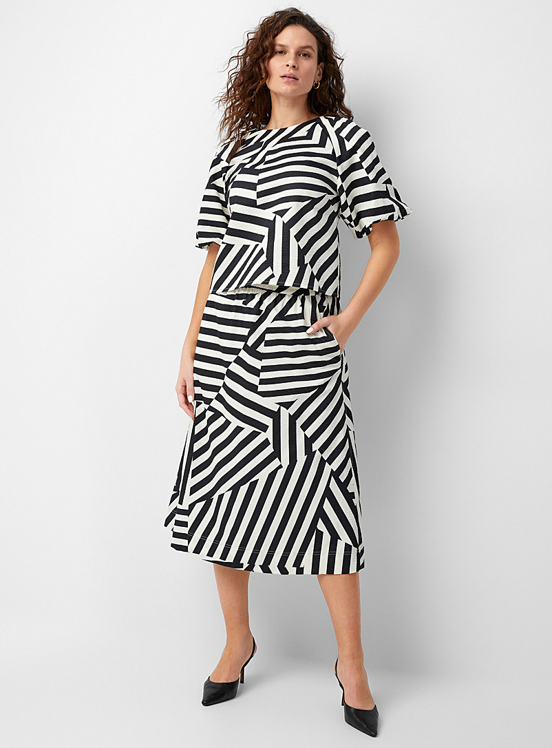 Slit-hem Skirt - Black/white patterned - Ladies