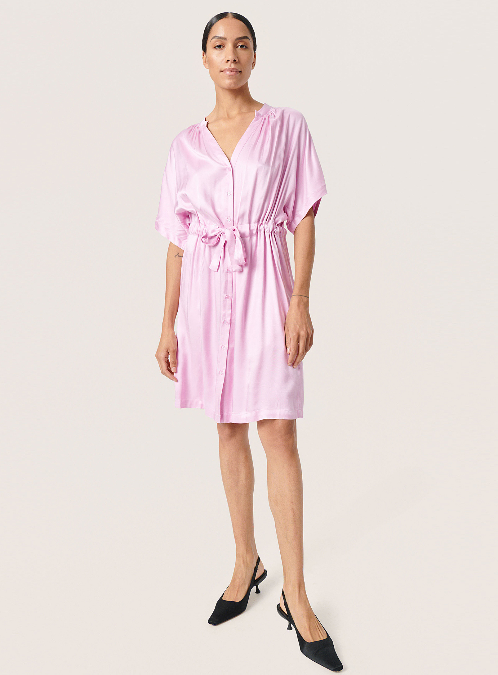Soaked Luxury - La robe chemise taille coulissante Charma Arowe