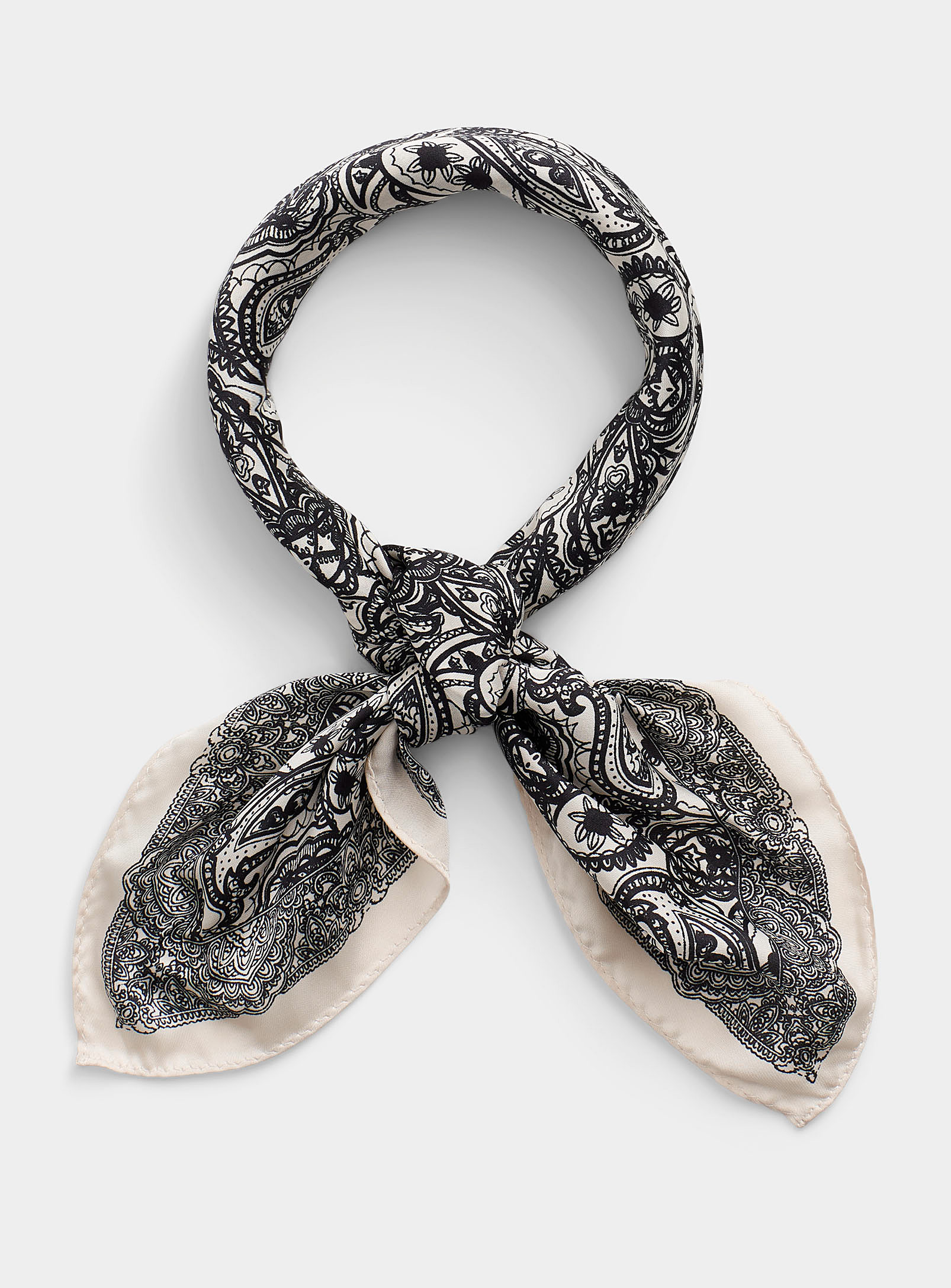Simons - Women's Black-and-white paisley scarf