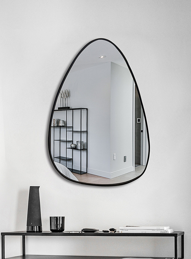 Simons Maison: Le miroir triangulaire arrondi noir Noir