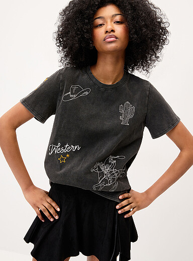 Western embroidery loose T-shirt