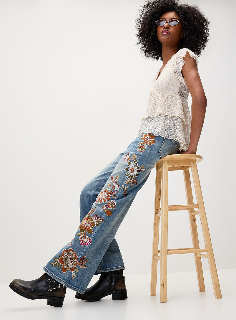 Floral Embroidery Straight-Leg Jean