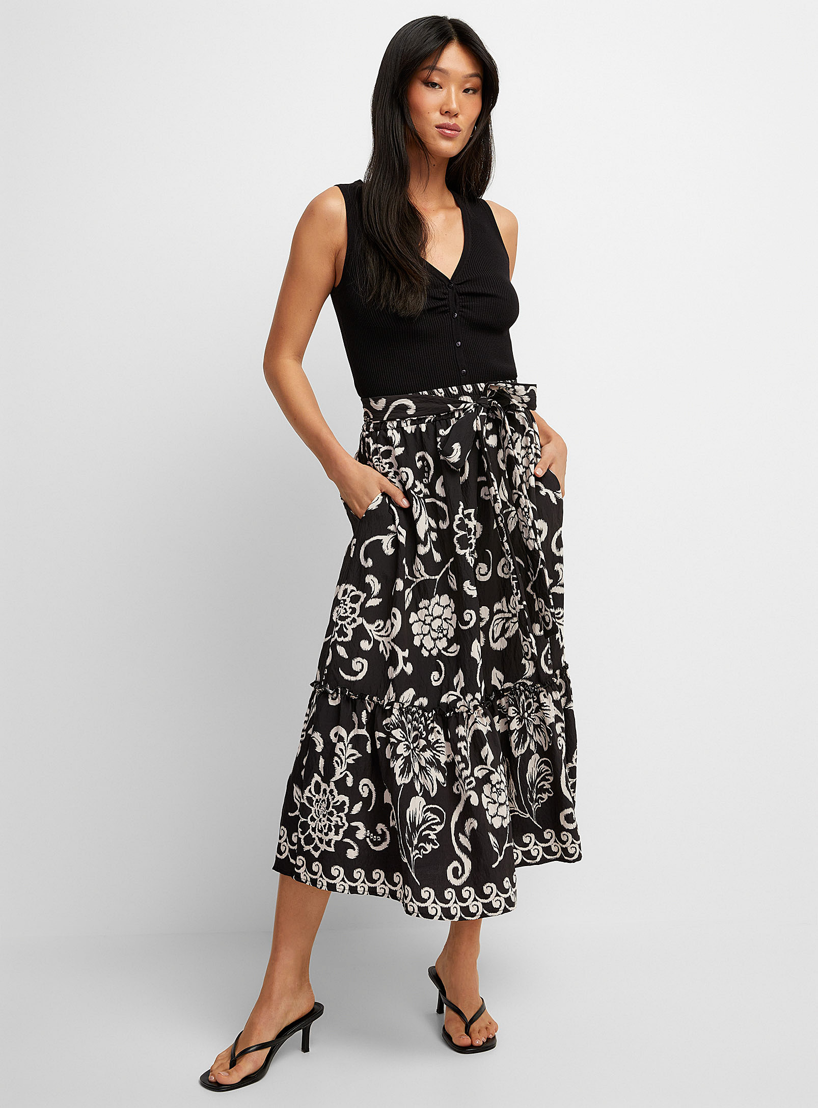 Icône - Women's Black and white garden tiered skirt