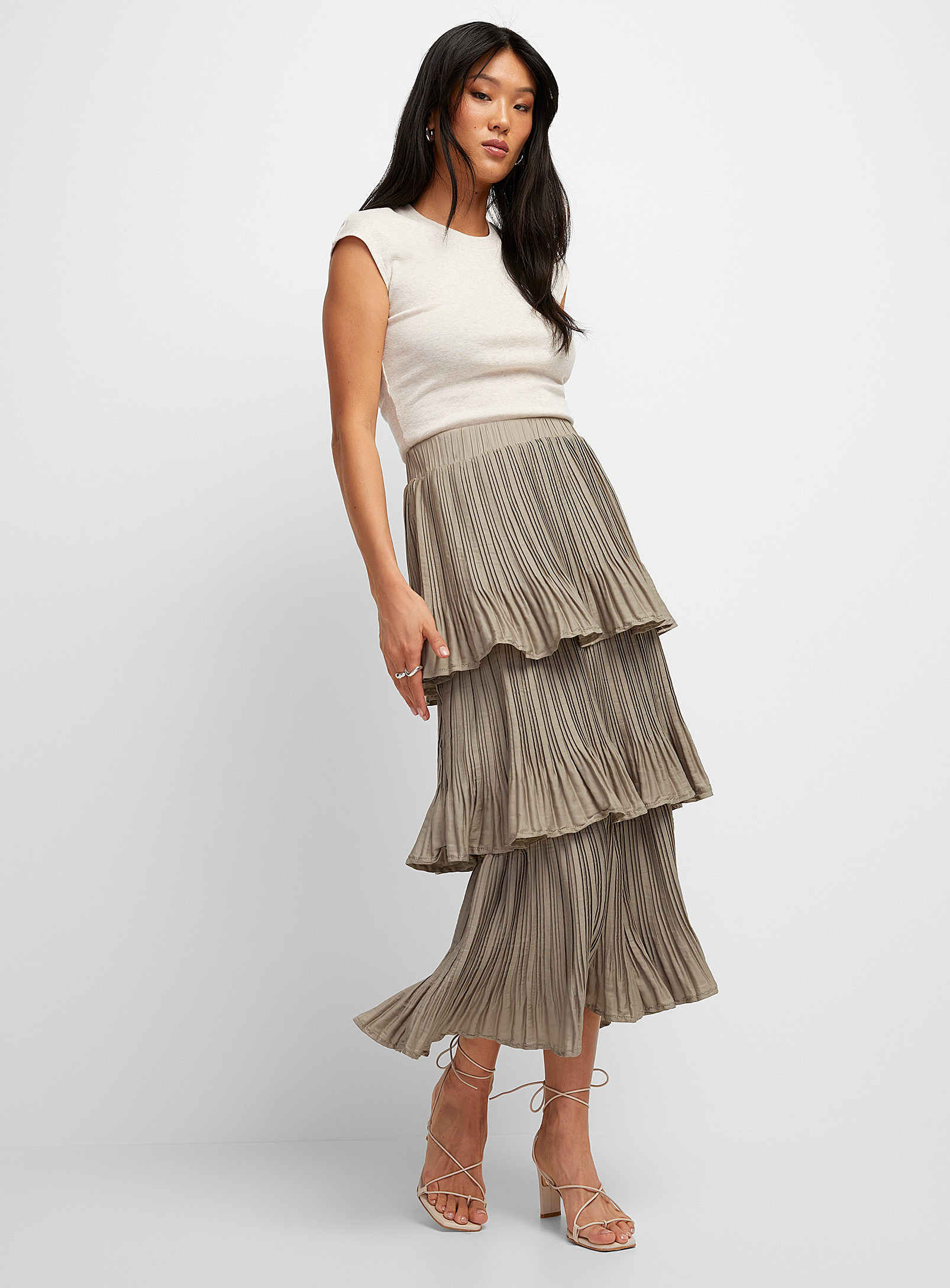Icône - Women's Pleated tiers sage skirt