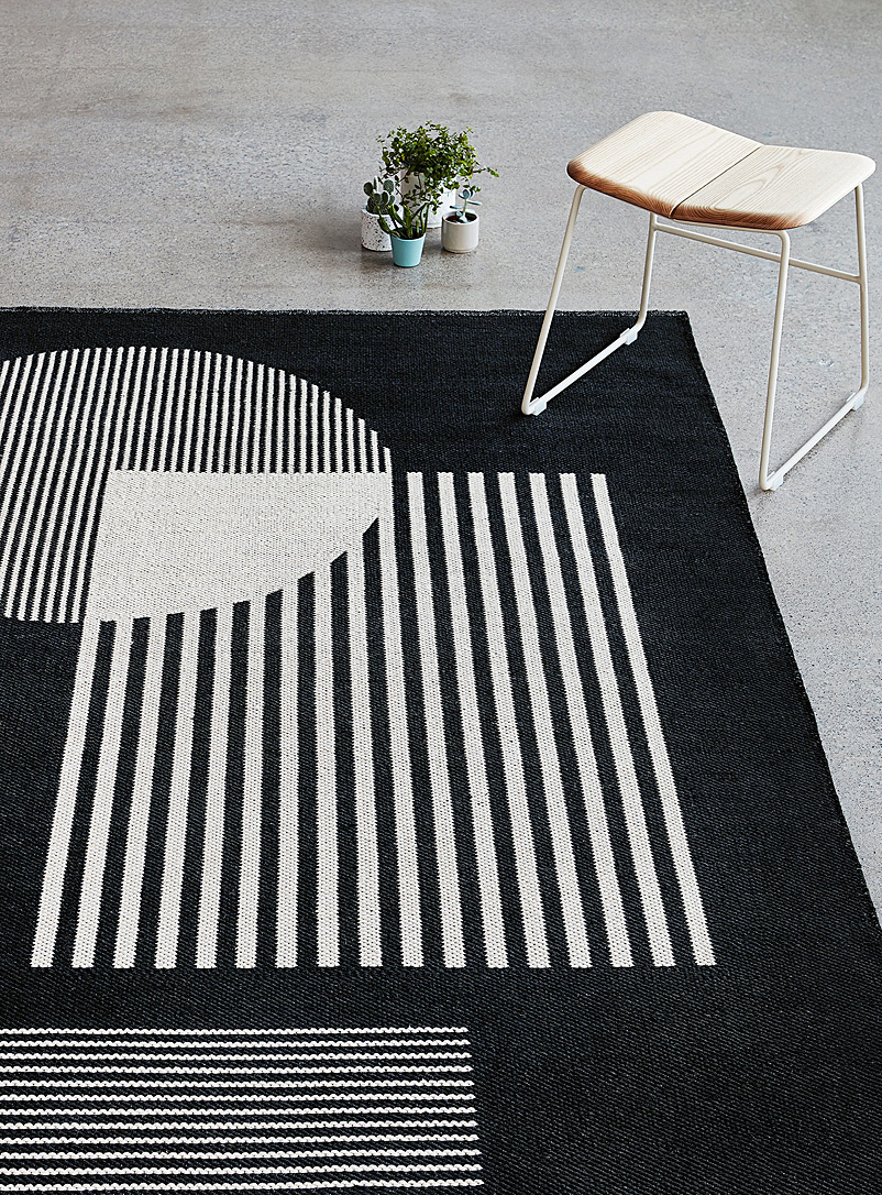 Simons Maison Black and White Geometric hatch reversible rug 153 x 244 cm