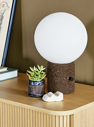 Monocle table lamp