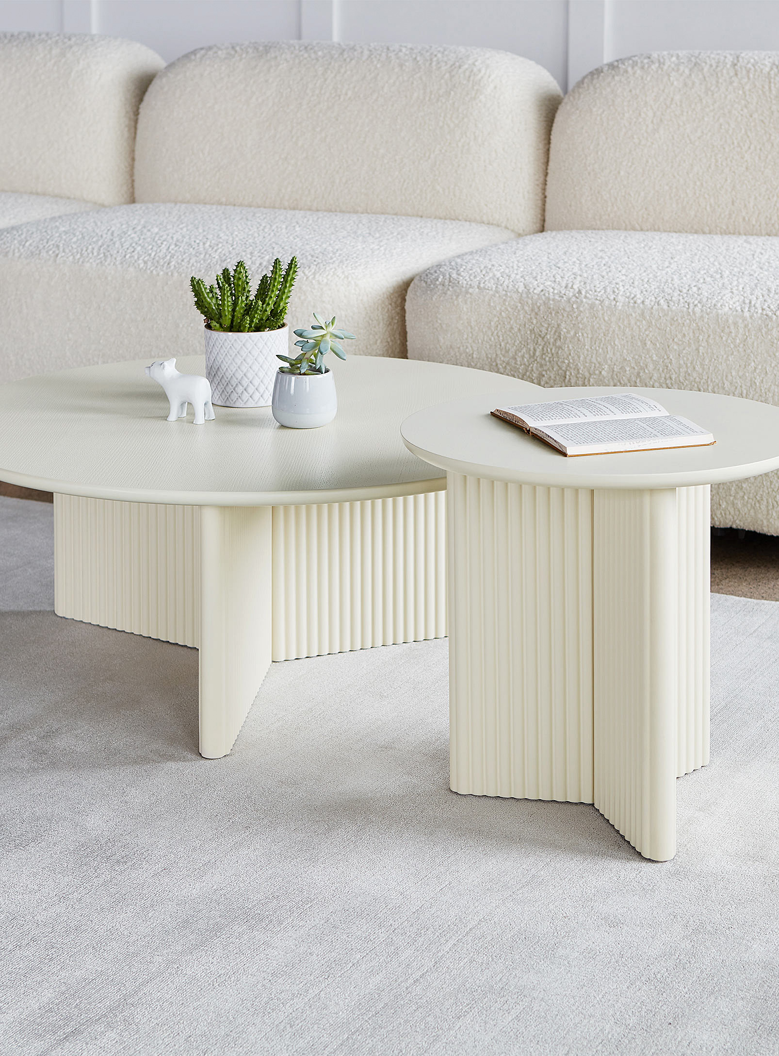 Gus Grooved Round Coffee Table In White