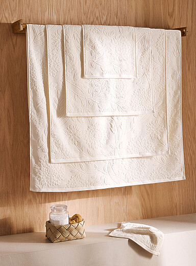 Simons Maison: Les serviettes jacquard fleurs velours coton bio Blanc cass&eacute;
