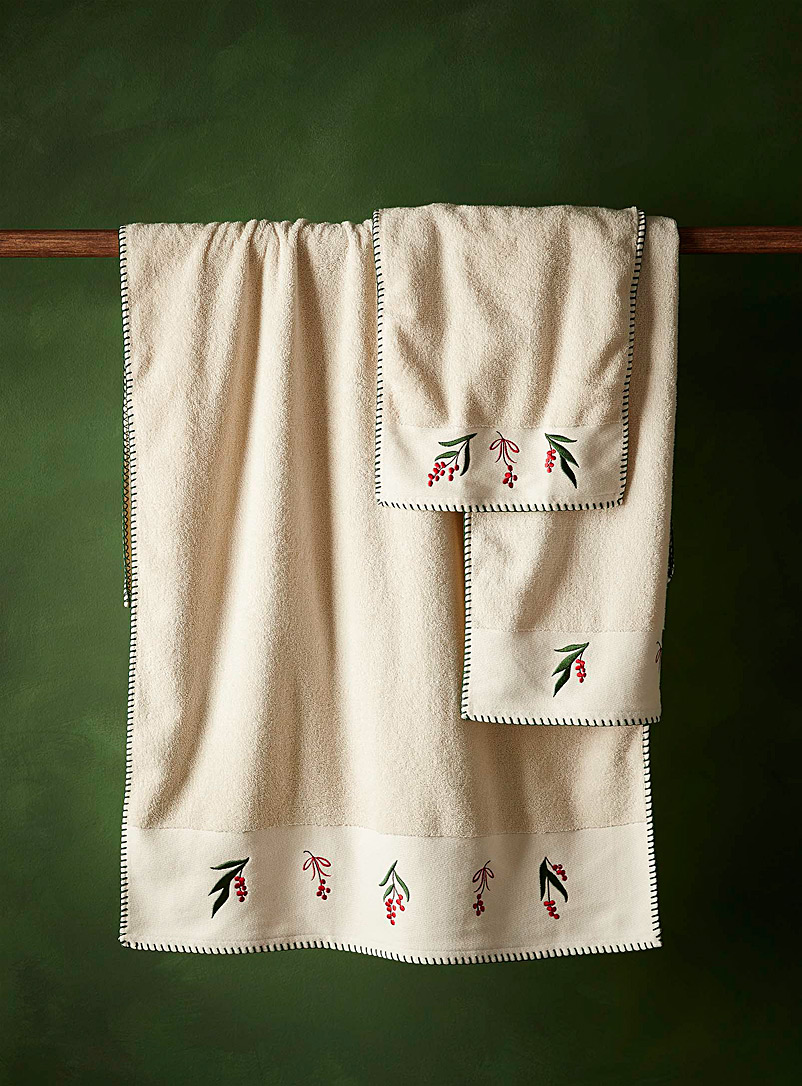Simons Maison Patterned Ecru Embroidered mistletoe branches organic cotton towels