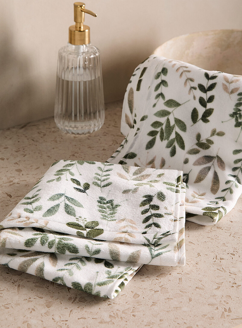 Contrasting foliage organic cotton hand towels Set of 2 product image (primary)