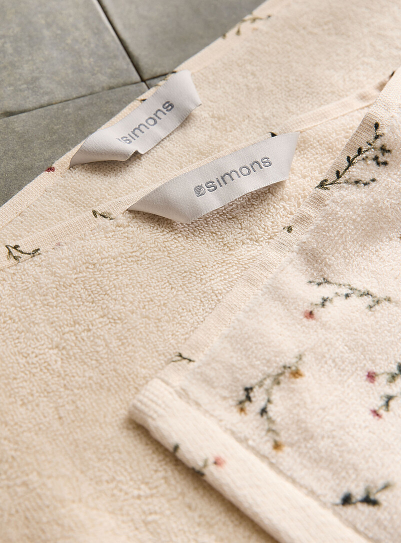 Delicate flowers organic cotton hand towels Set of 2 product image 2