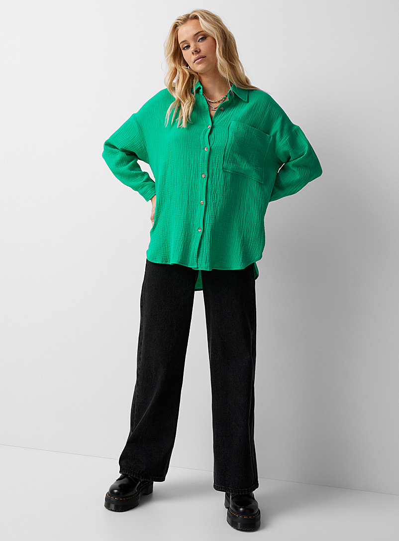 Twik: La chemise ample coton froissé Vert vif-irlandais-émerau pour femme