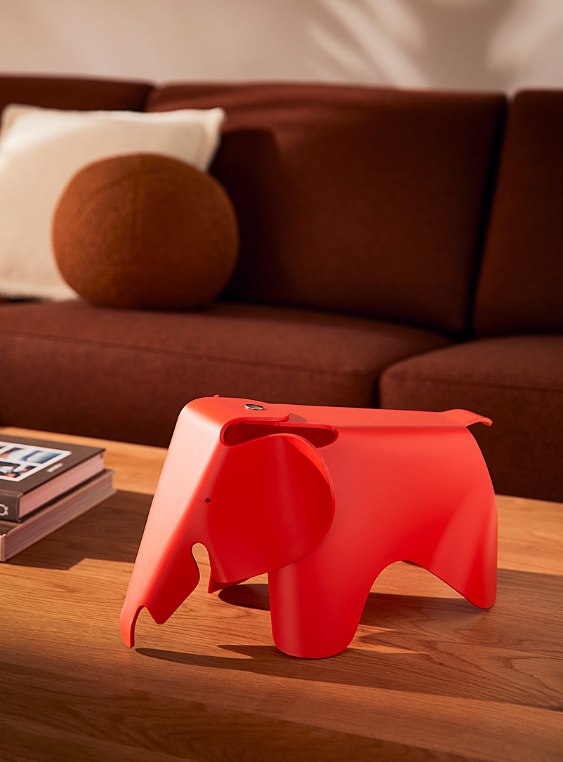 Vitra Red Charles & Ray Eames 1945 decorative elephant toy for men