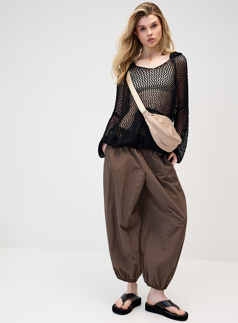 Twik: Le kangourou tricot ajour&eacute; Noir pour femme