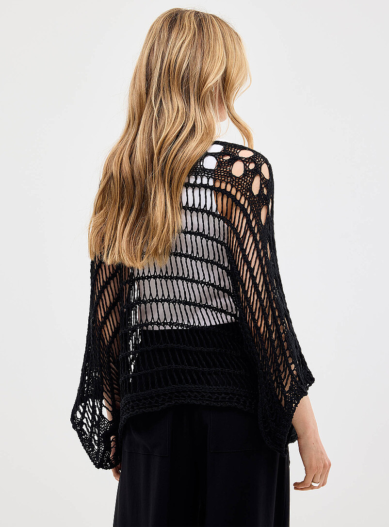 Contemporaine: Le chandail effet crochet col bateau <b>Collection exclusive d'Italie</b> Noir pour femme